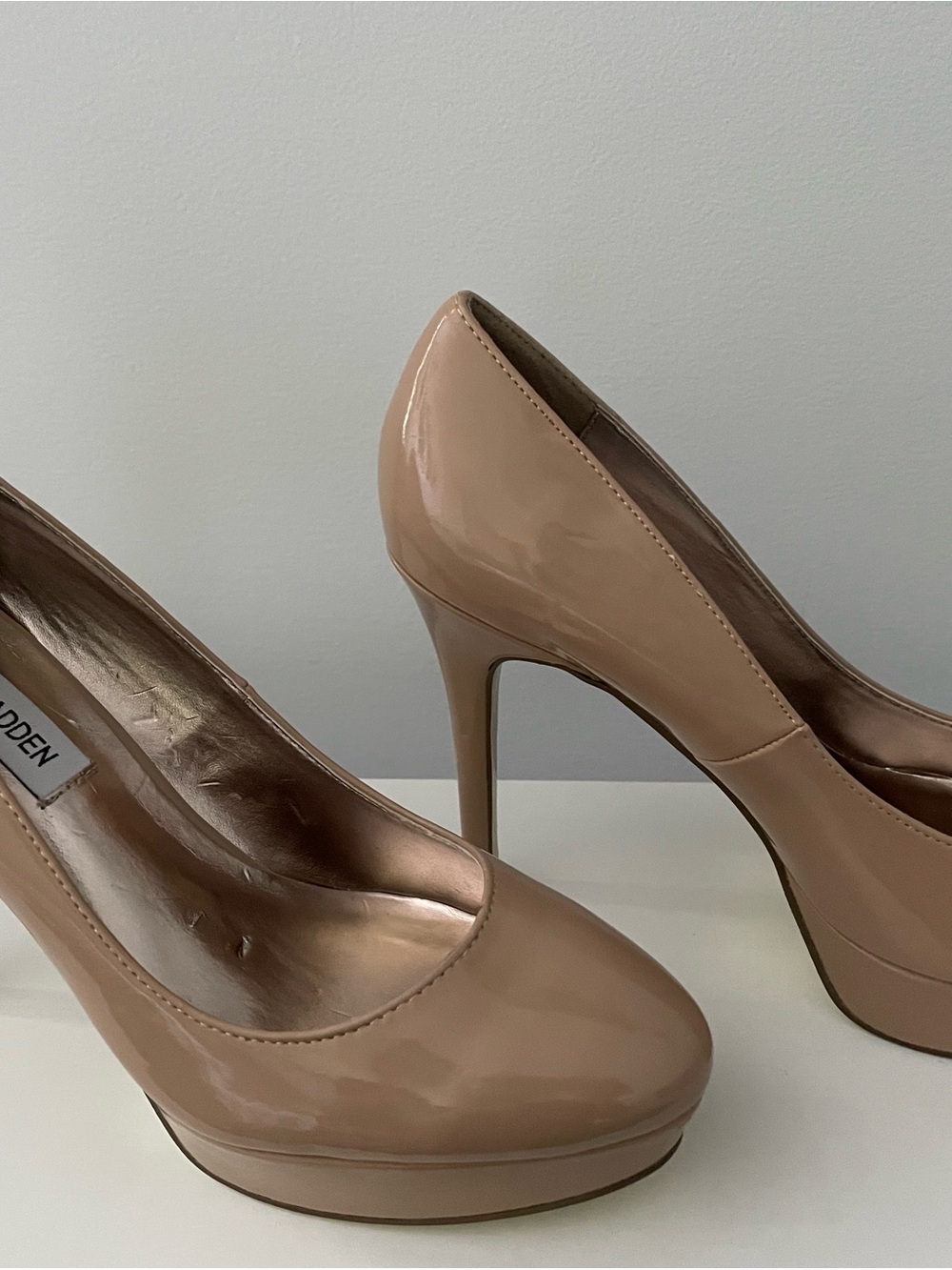 Steve Madden Saint Nude Patent Platform Pumps - Size 7.5 - Like New - Picture 15 of 16